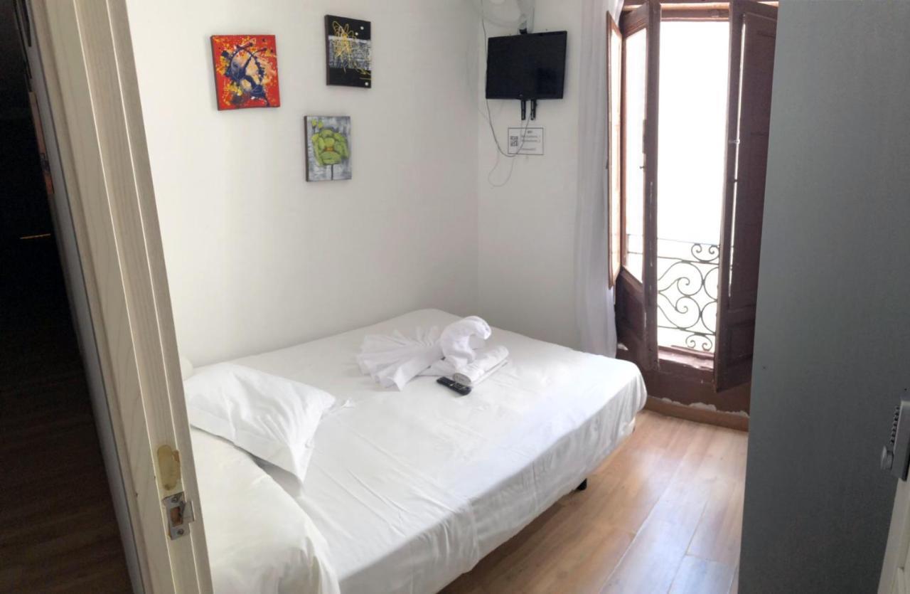 Gran Via Sol Rooms Madrid Eksteriør billede